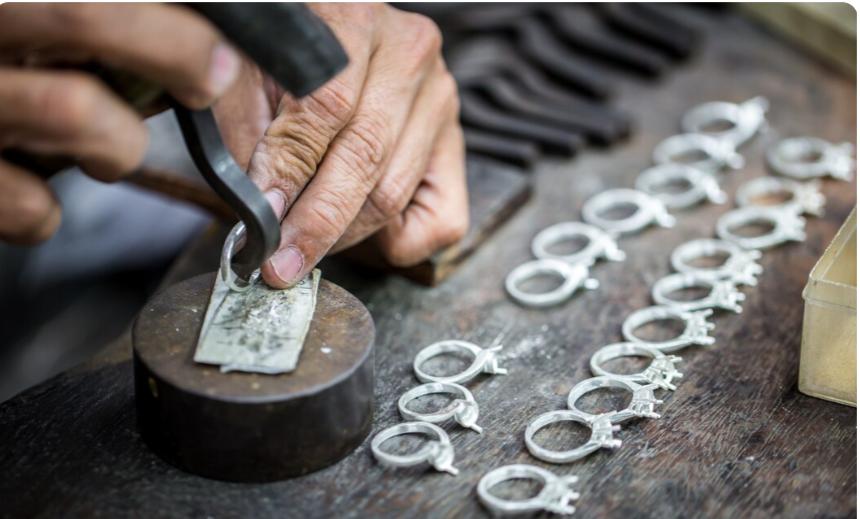 How Does Permanent Jewelry Work