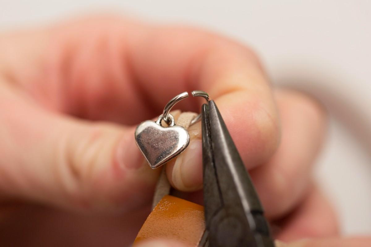 how to take off permanent jewelry